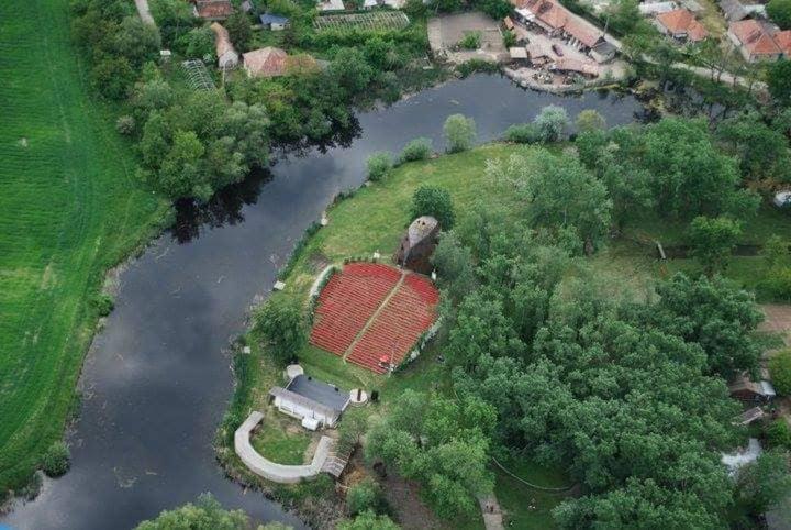 Dom Argyelus - Argyelus Haz - Fesztypark Hotell Martovce Exteriör bild